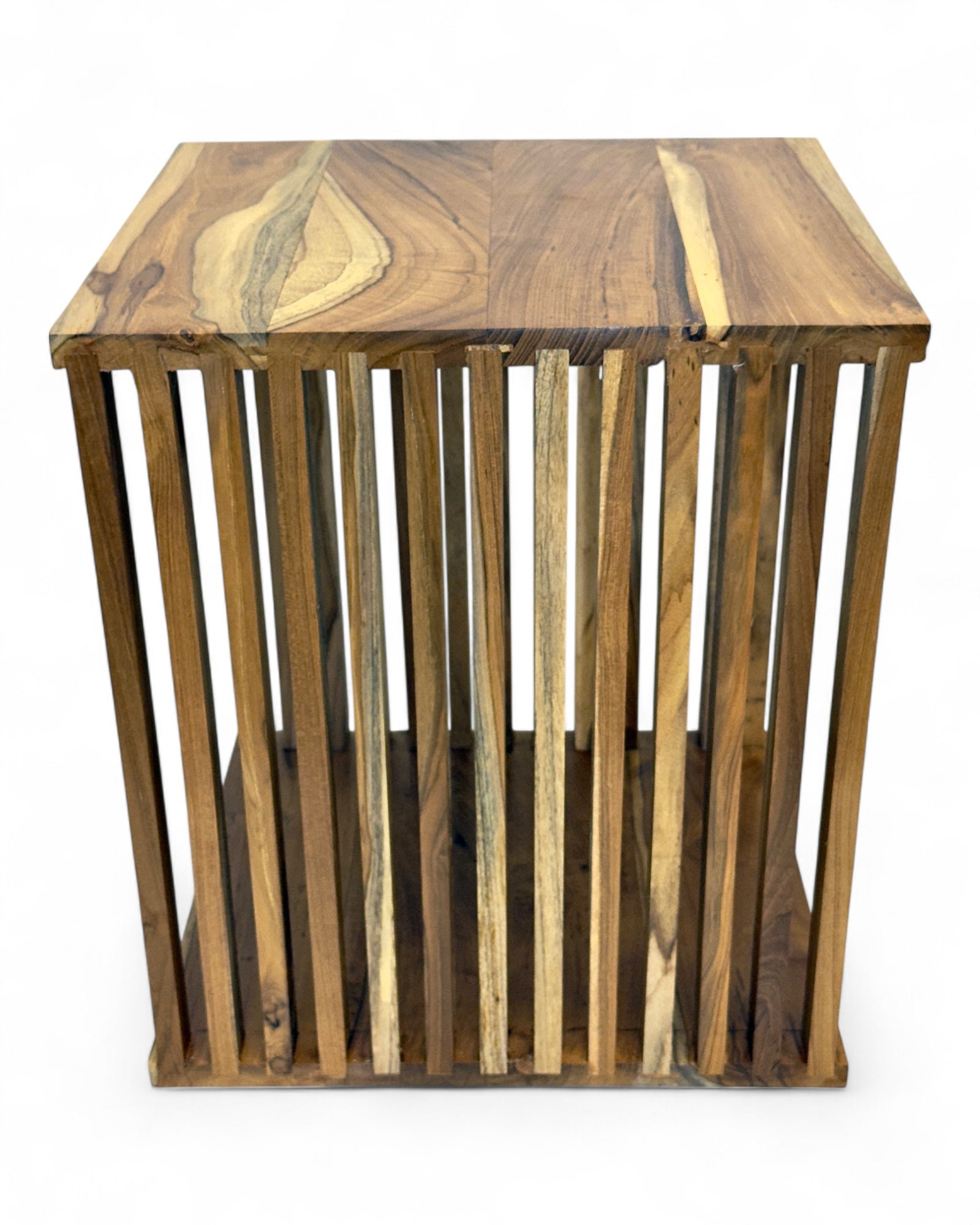 Table d'appoint en teck - table basse tabouret en bois - fabriquée à la main en bois massif - cube en lattes de bois - 45x35x40 cm