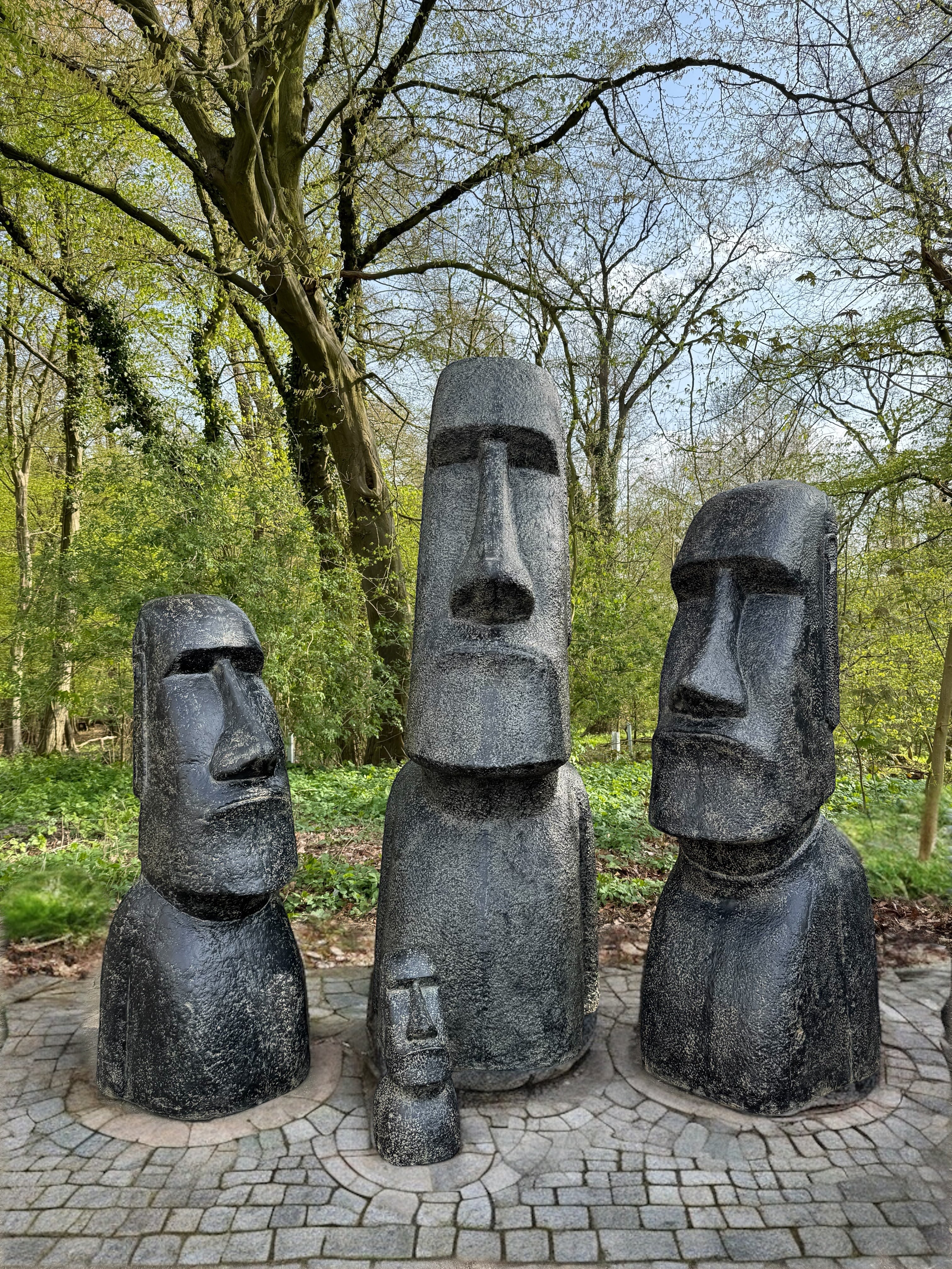 Statue de tête de Moaï - Sculpture décorative de jardin - Résistante aux intempéries - Figurine Rapa Nui de l'île de Pâques en fibre de verre et béton gris - 120 x 46 x 40 cm