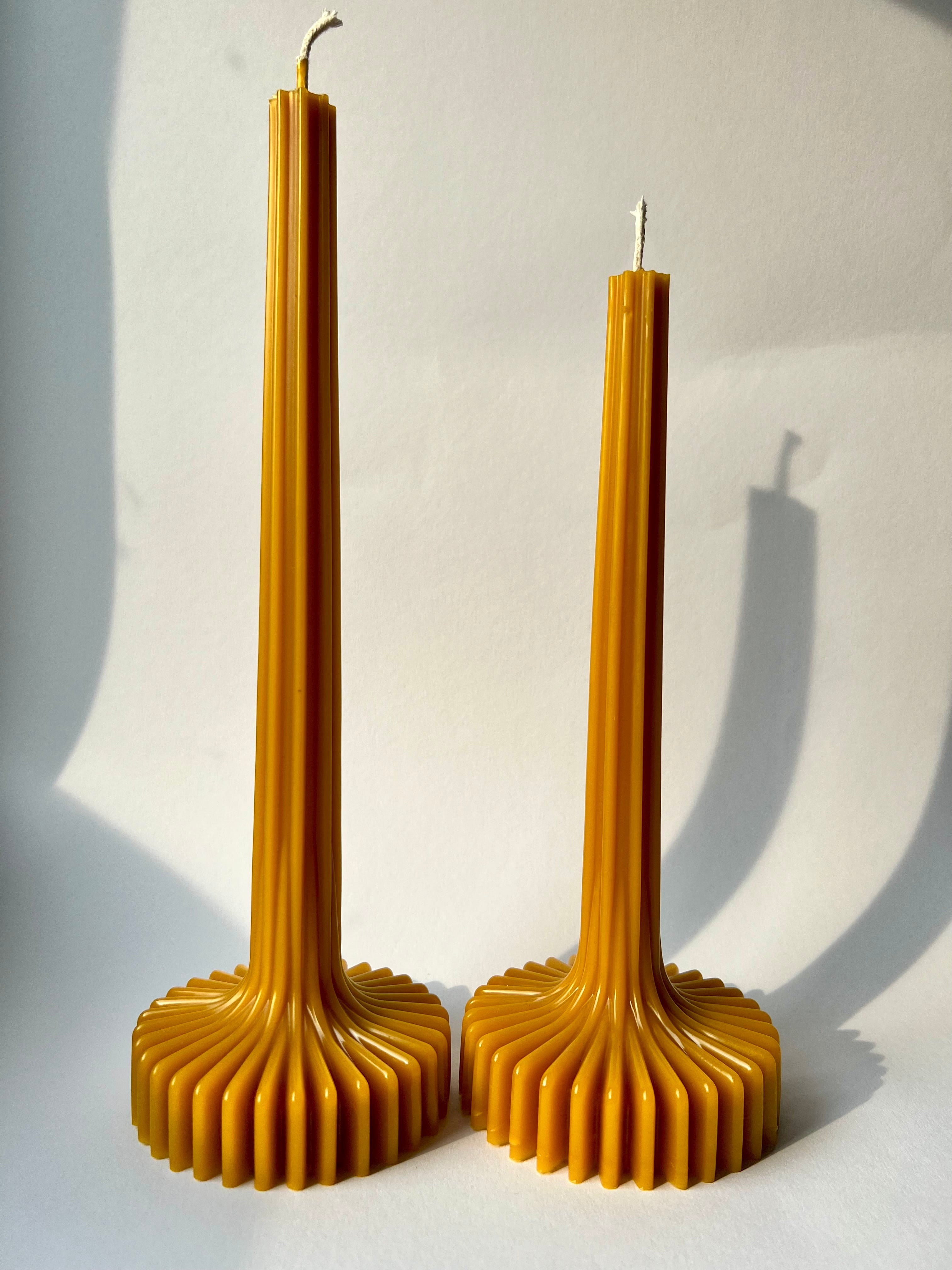 Bienenwachskerze BERLIN – Original Bienenwachs – Handgegossen – Für Wohnräume & Dekoration – 2 Größen