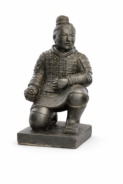Kneeling Warrior Statue – Garden Living Room Decoration Sculpture – Weatherproof – Stone Look Terracotta Warrior Figure Black Gold – approx. 50 cm