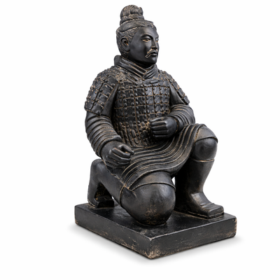 Kneeling Warrior Statue – Garden Living Room Decoration Sculpture – Weatherproof – Stone Look Terracotta Warrior Figure Black Gold – approx. 50 cm