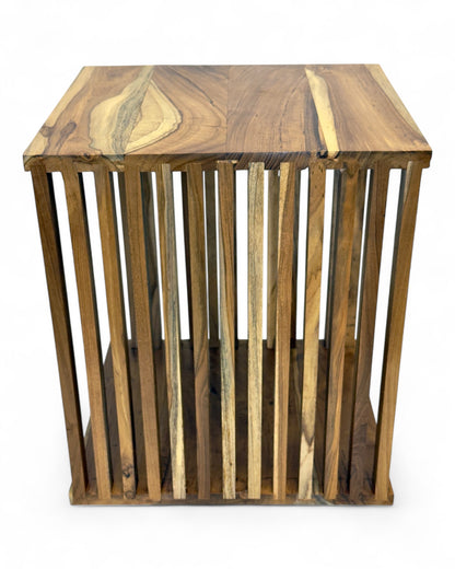 Table d'appoint en teck - table basse tabouret en bois - fabriquée à la main en bois massif - cube en lattes de bois - 45x35x40 cm