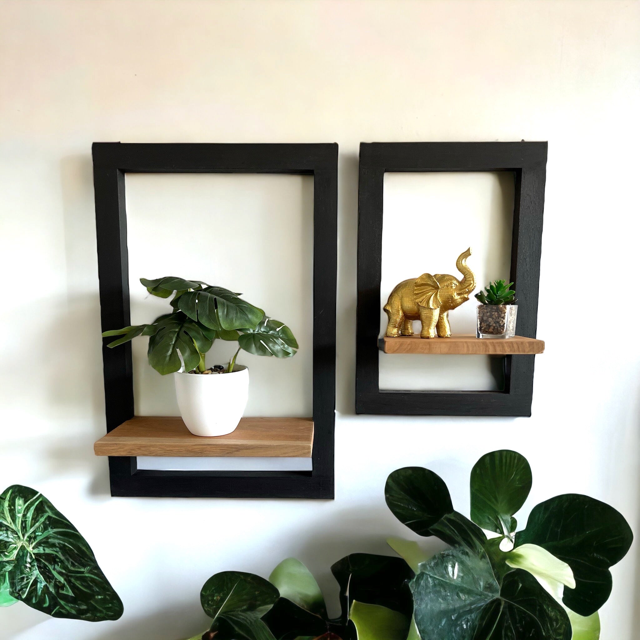 Étagère murale en bois à suspendre - Étagère de rangement - Cadre noir moderne et surface de rangement marron naturel - Lot de 2 - 60 x 40 x 2 cm et 40 x 30 x 2 cm