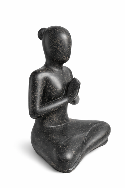 Yoga Figur sitzend Namaste – Wohnzimmer Studio Regal Deko – Wetterfest – Steinoptik Meditation Skulptur schwarz – in 3 Größen