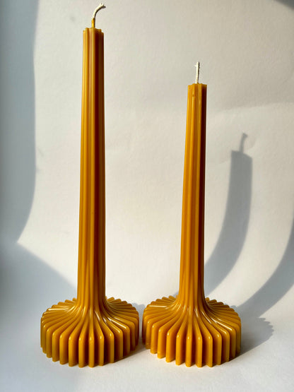 Beeswax candle BERLIN – Original beeswax – Hand-poured – For living rooms &amp; decoration – 2 sizes