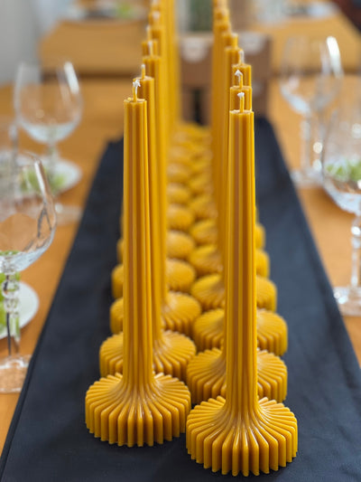 Beeswax candle BERLIN – Original beeswax – Hand-poured – For living rooms &amp; decoration – 2 sizes