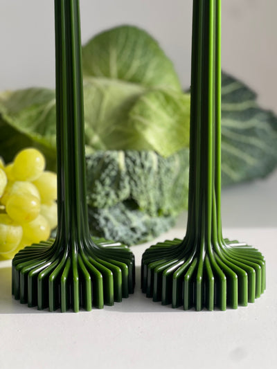 Beeswax candle BERLIN – Green – Hand-poured – For living rooms &amp; decoration – 2 sizes