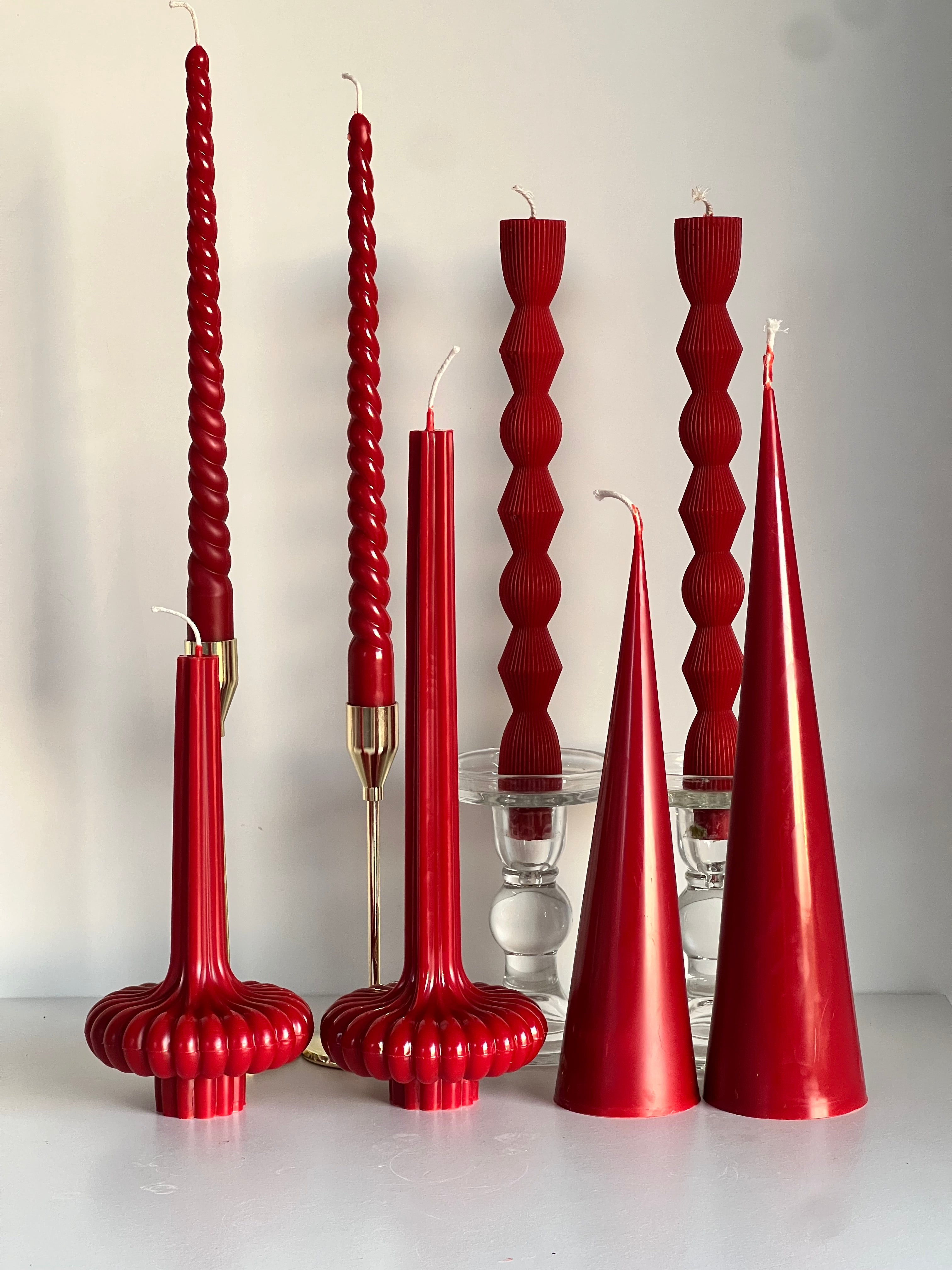 Beeswax candle PARIS – Red – Hand-poured – For living rooms &amp; decoration – 2 sizes